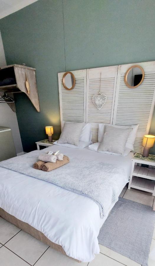 The Coelacanth Guest House And Beach Thyme Self Catering Kiddʼs Beach 外观 照片